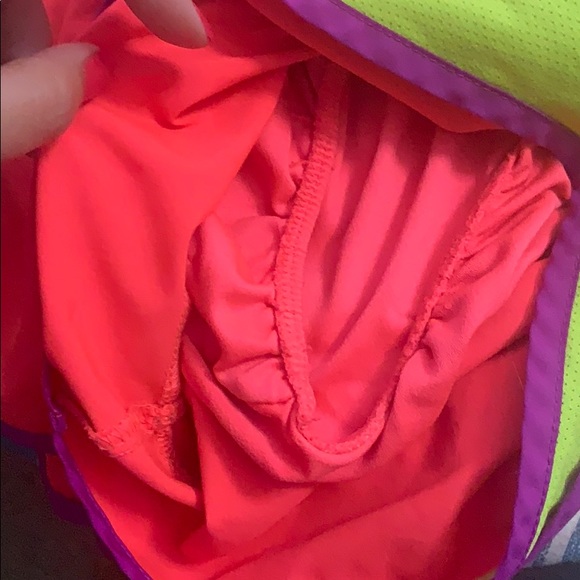 Women’s Nike Dri-Fit Shorts XS - Picture 8 of 8